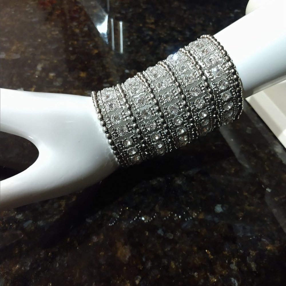 RHINESTONE STRETCH BRACELET